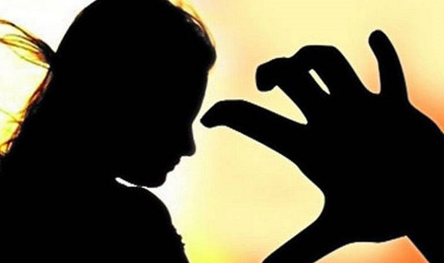 छोरीलाई यौन दुर्व्यवहार गरेको अभियोगमा बाबु पक्राउ छोरीलाई यौन दुर्व्यवहार गरेको अभियोगमा बाबु पक्राउ