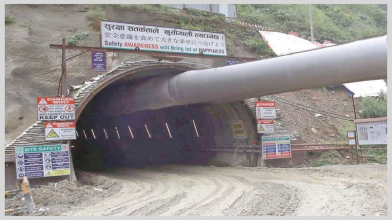 स्थानीयको अवरोधपछि ५ दिनदेखि नागढुंगा सुरुङमार्गको काम ठप्प