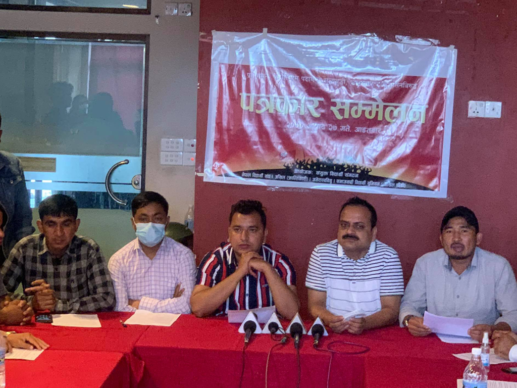 पेट्रोलको मूल्यबृद्धिका विरुद्ध भोलिदेखि निगमका गाडी चल्न नदिने