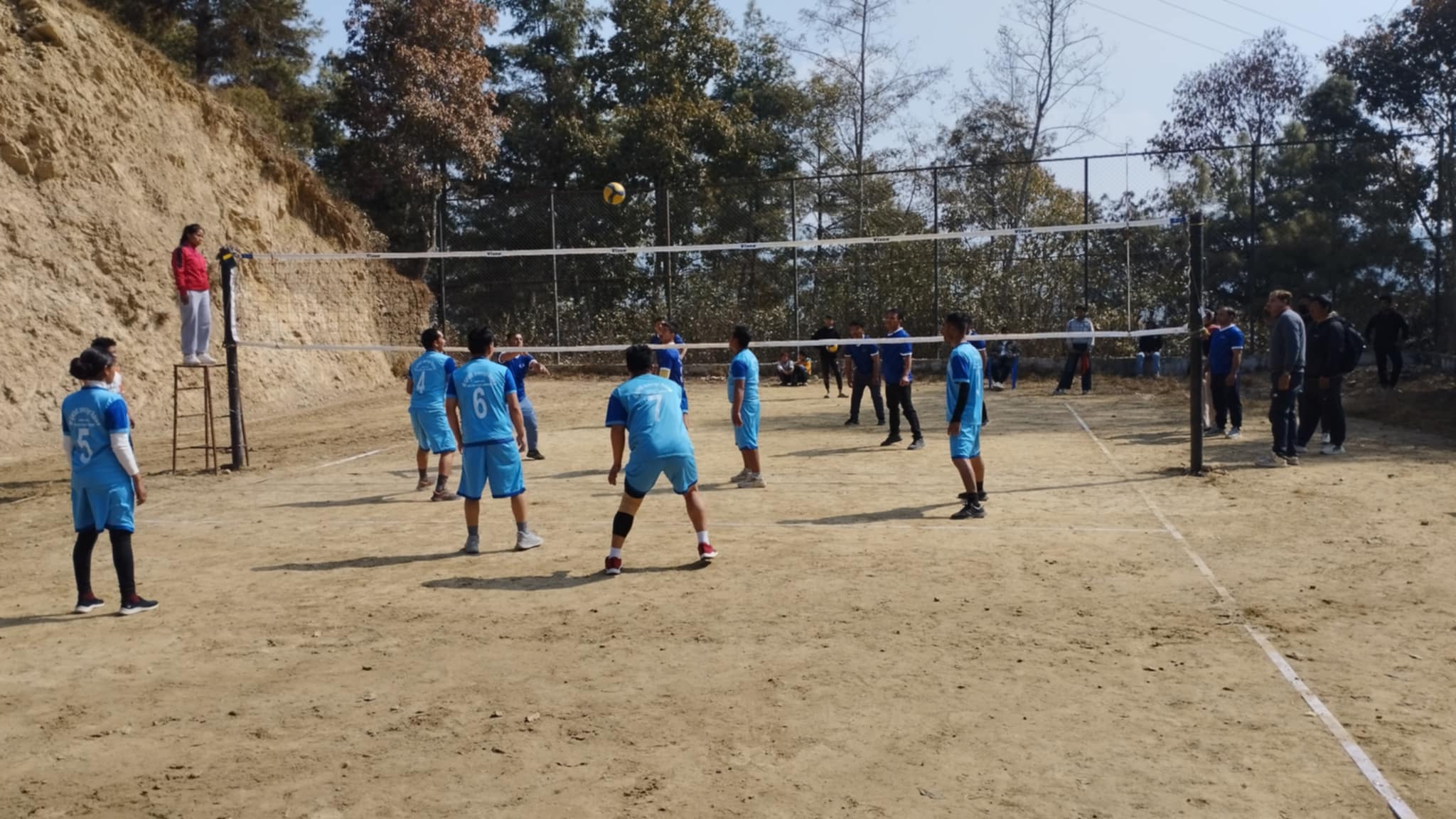 रोचक बन्दै शिक्षक भलिवल, शुक्रबार सेमीफाइल र फाइनल खेल हुने