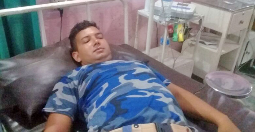भारतीय तस्कर समूहबाट सशस्त्र प्रहरीमाथि आक्रमण, ३ जना घाइते भारतीय तस्कर समूहबाट सशस्त्र प्रहरीमाथि आक्रमण, ३ जना घाइते