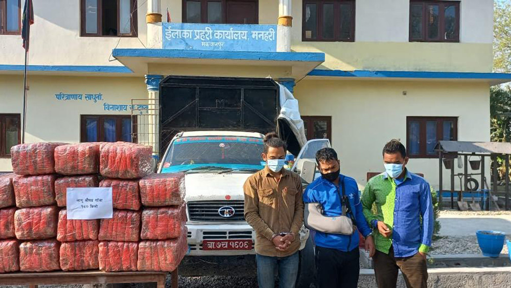 १८० किलो गाँजासहित तीन जना पक्राउ