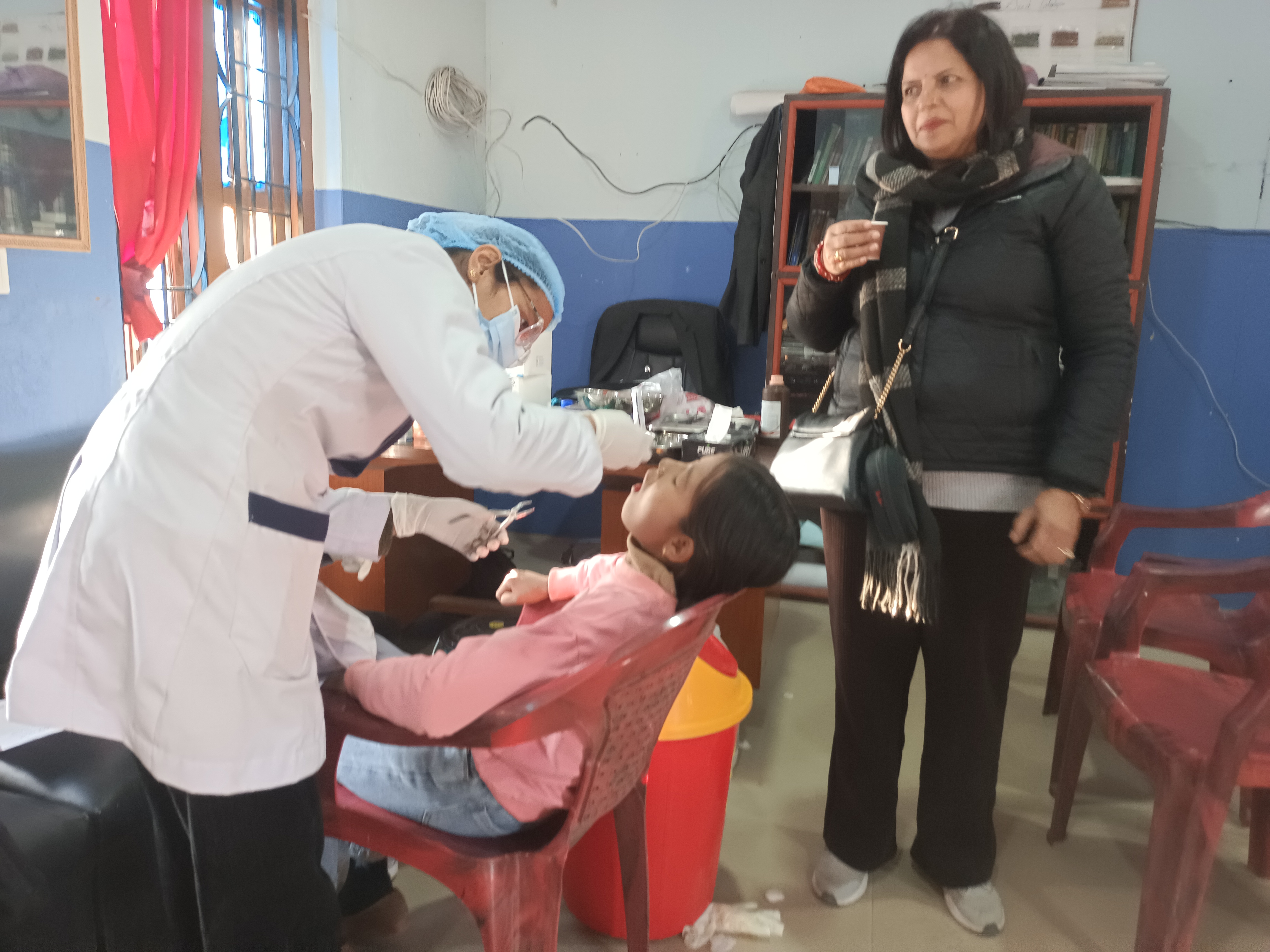 लायन्स क्लवद्वारा जनकल्याणका डेढ सय विद्यार्थीको दन्त परिक्षण