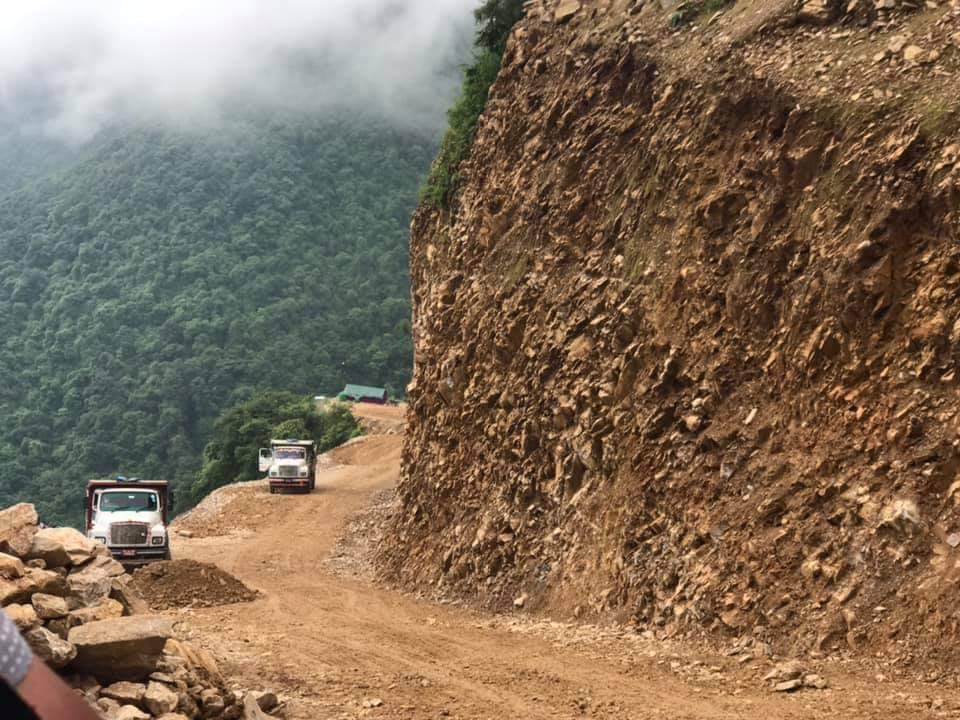 चन्द्रागिरी सडक कात्तिक २६ देखि पुनः निर्माण गरिदै, निर्माणका लागि फेरि बाटो बन्द गरिने चन्द्रागिरी सडक कात्तिक २६ देखि पुनः निर्माण गरिदै, निर्माणका लागि फेरि बाटो बन्द गरिने
