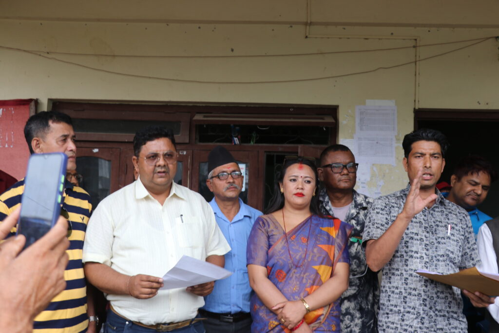 काङ्ग्रेसले मेयर नपाए हेटौंडामा एकल उमेदवारी दिने चेतावनी काङ्ग्रेसले मेयर नपाए हेटौंडामा एकल उमेदवारी दिने चेतावनी