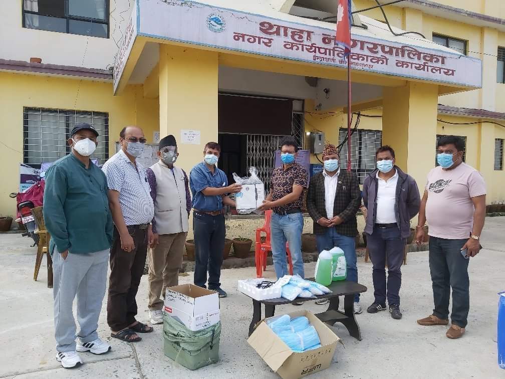 थाहानगरलाई स्वास्थ्य सामाग्री हस्तान्तरण