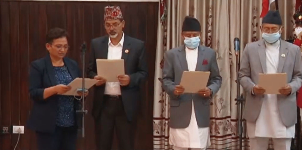 देउवासँगै चार मन्त्रीले पनि लिए शपथ देउवासँगै चार मन्त्रीले पनि लिए शपथ