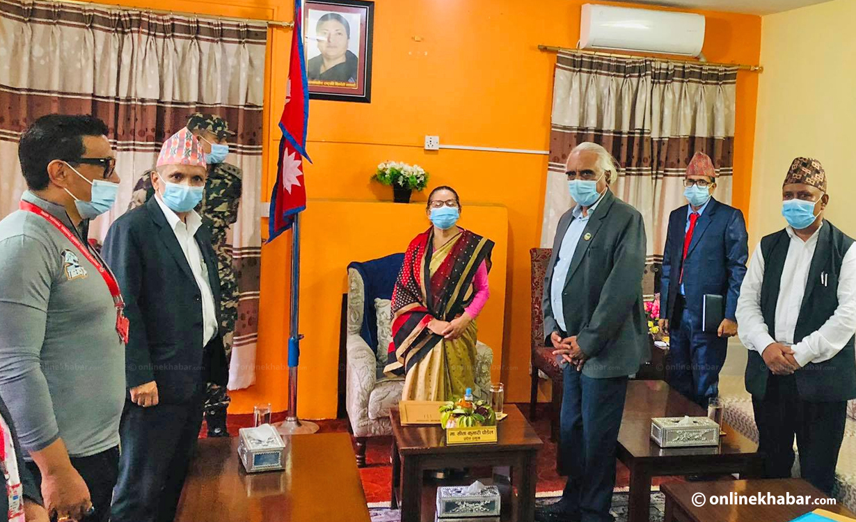बहुमत सांसदको हस्ताक्षरसहित गण्डकीको मुख्यमन्त्रीमा पोखरेलको दावी बहुमत सांसदको हस्ताक्षरसहित गण्डकीको मुख्यमन्त्रीमा पोखरेलको दावी