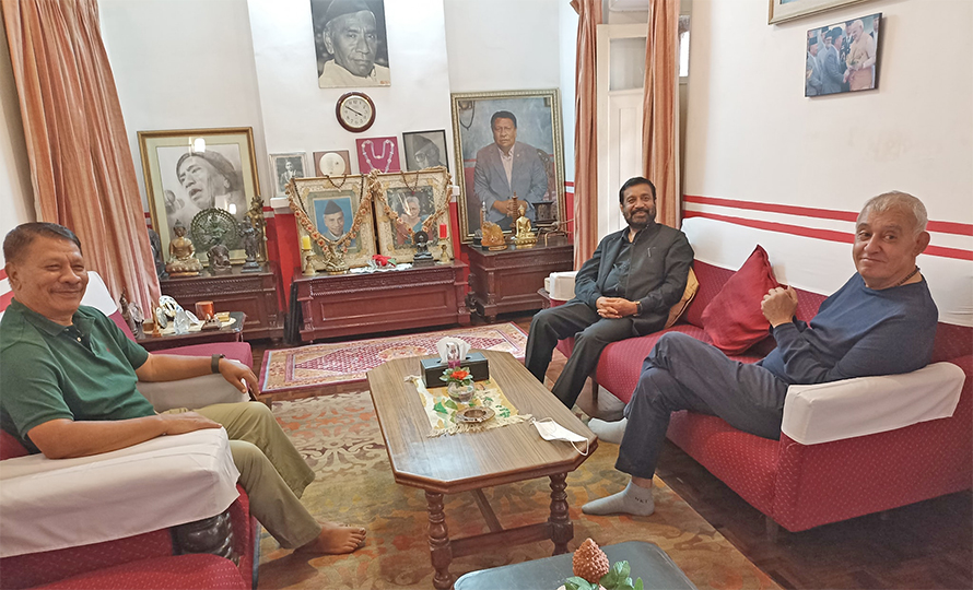 विमलेन्द्र, प्रकाशमान र शशांकबीच भेटवार्ता विमलेन्द्र, प्रकाशमान र शशांकबीच भेटवार्ता